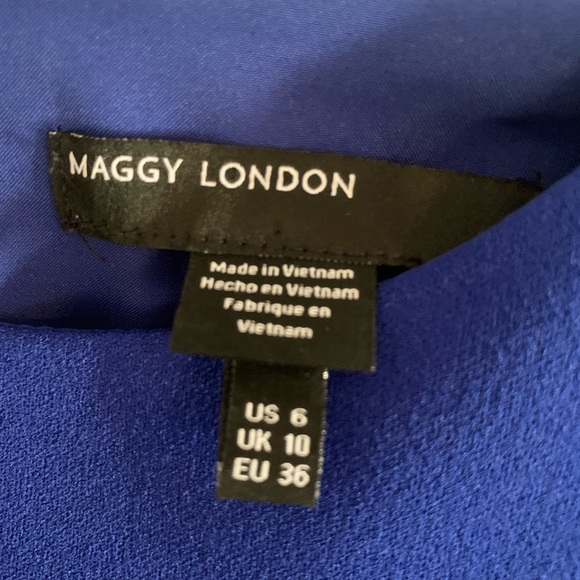 EUC Maggy London Long Bell Sleeve Sheath Dress LIKE NEW - Picture 5 of 9